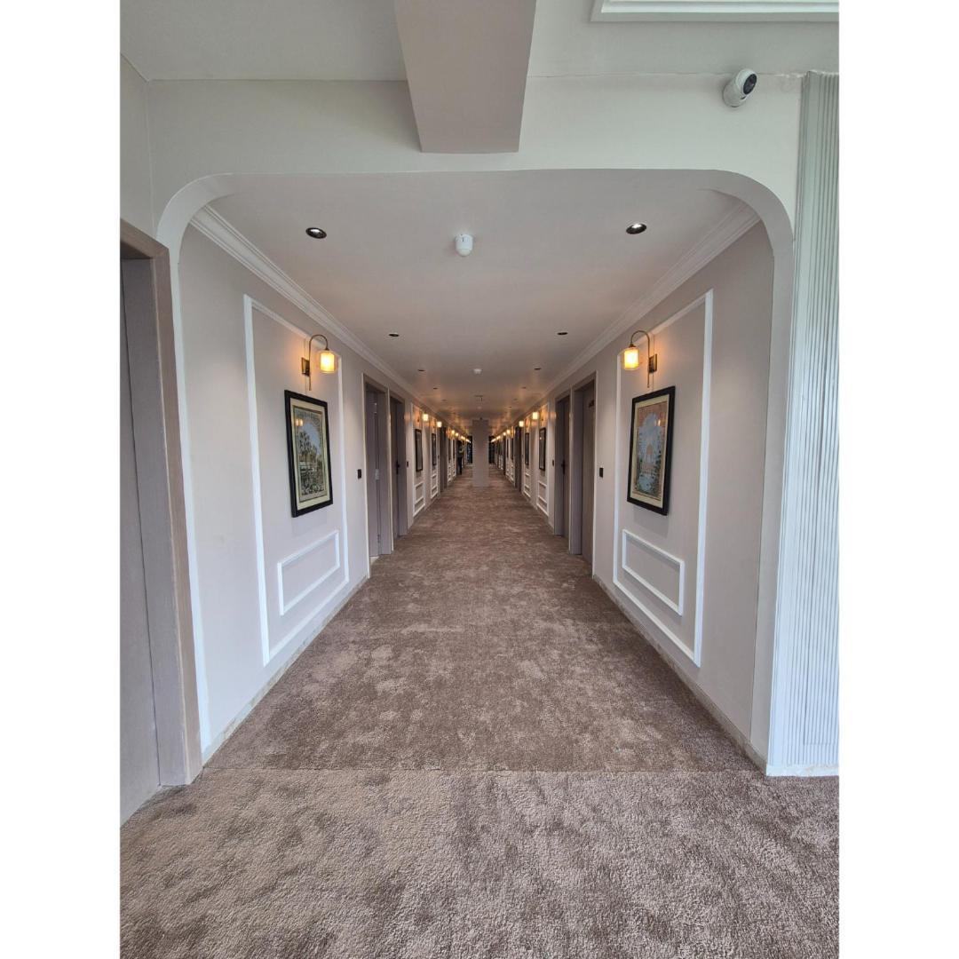 Hotel Royal Town 아흐메다바드 외부 사진