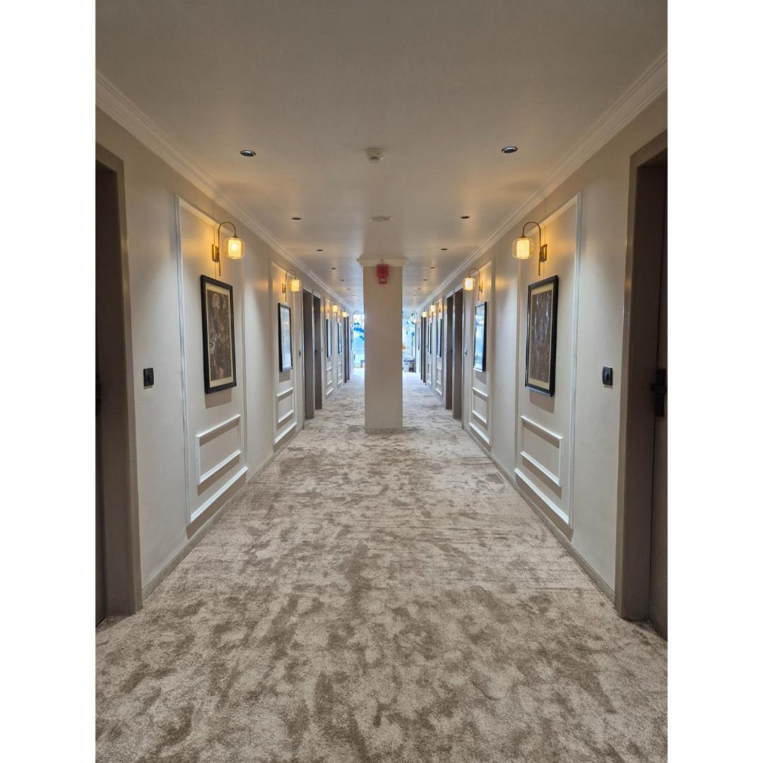 Hotel Royal Town 아흐메다바드 외부 사진