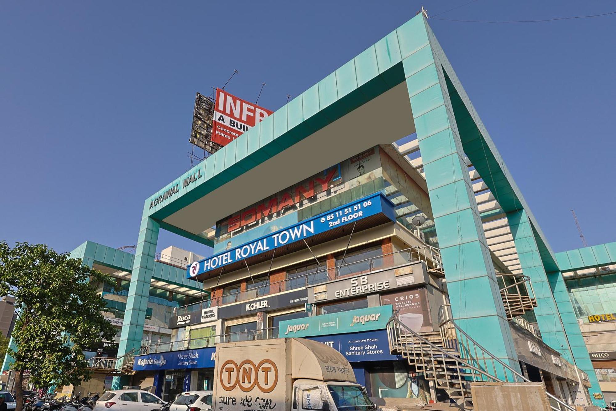 Hotel Royal Town 아흐메다바드 외부 사진