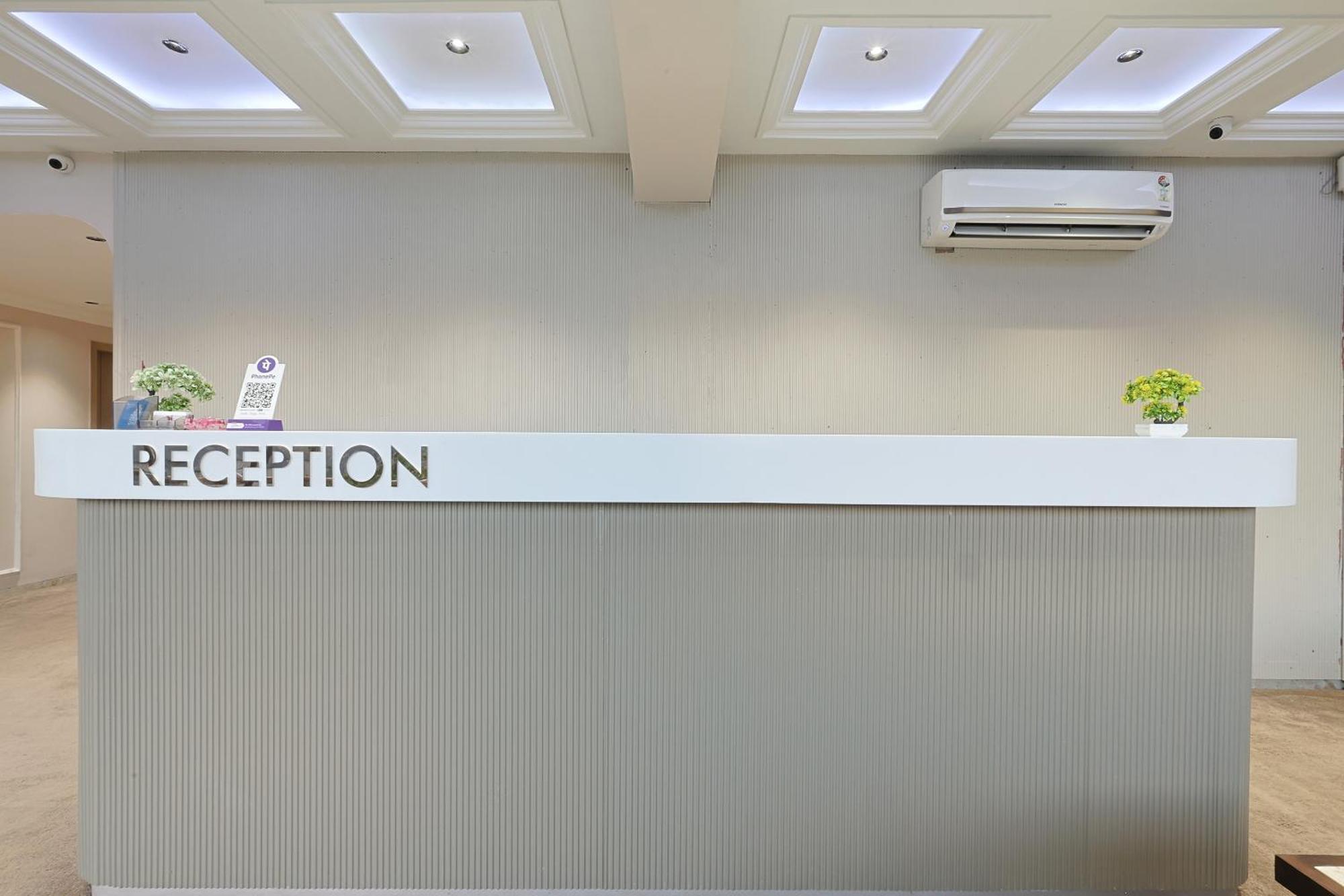 Hotel Royal Town 아흐메다바드 외부 사진